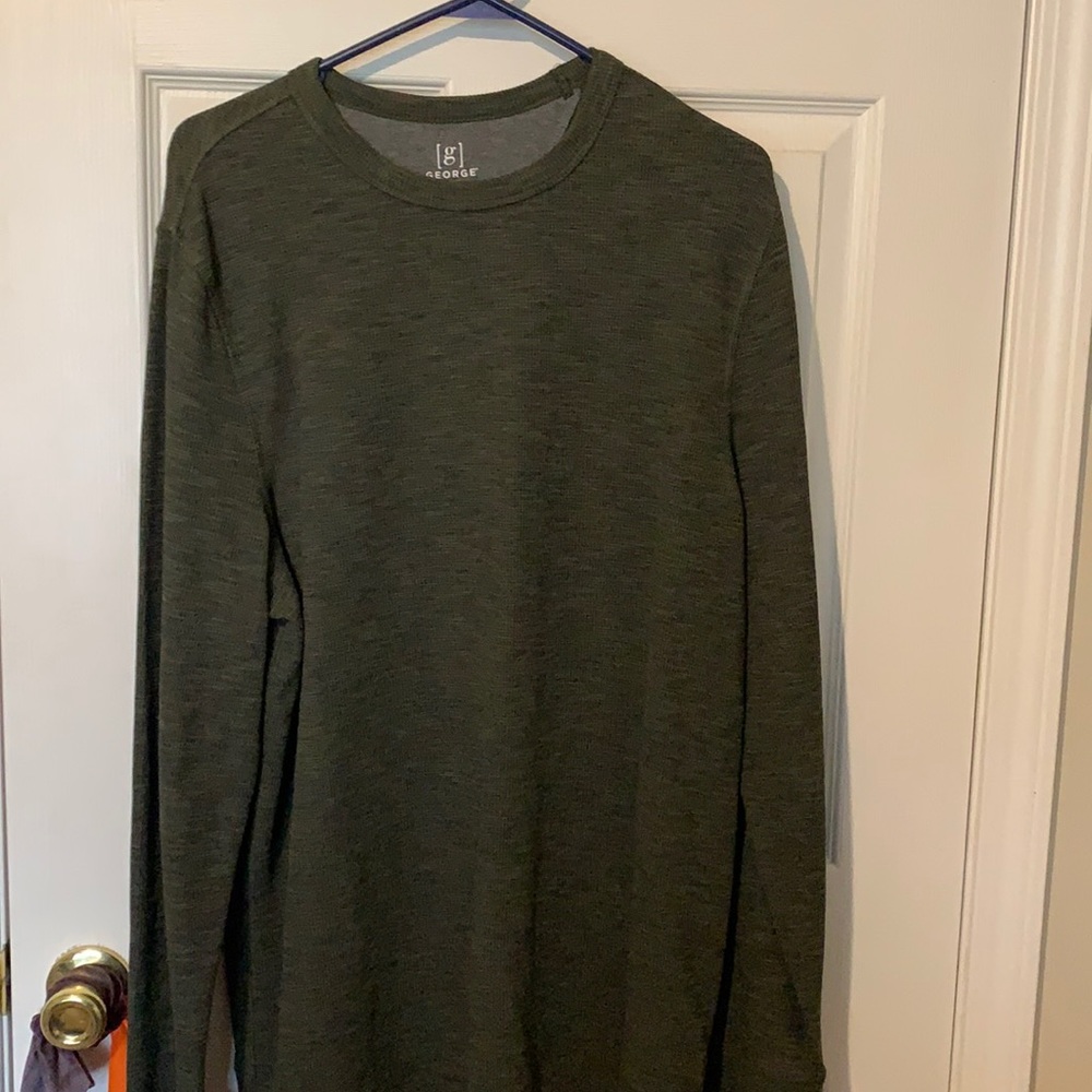 NWOT Men’s hunter green long sleeve shirt. Size XL